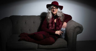 wellhealthorganic.com/know-the-causes-of-white-hair-and-easy-ways-to-prevent-it-naturally