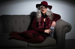 wellhealthorganic.com/know-the-causes-of-white-hair-and-easy-ways-to-prevent-it-naturally